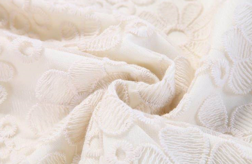 腈綸<a href=http://m.5ball.cn/ target='_blank'>面料</a>優(yōu)缺點