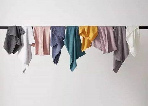 亞麻<a href=http://m.5ball.cn/ target='_blank'>面料</a>的洗滌與保養(yǎng)方式