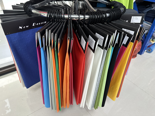 “科技、時尚、綠色、高端” 鴻岳紡織步入校服、沖鋒衣面料的良性發(fā)展軌道